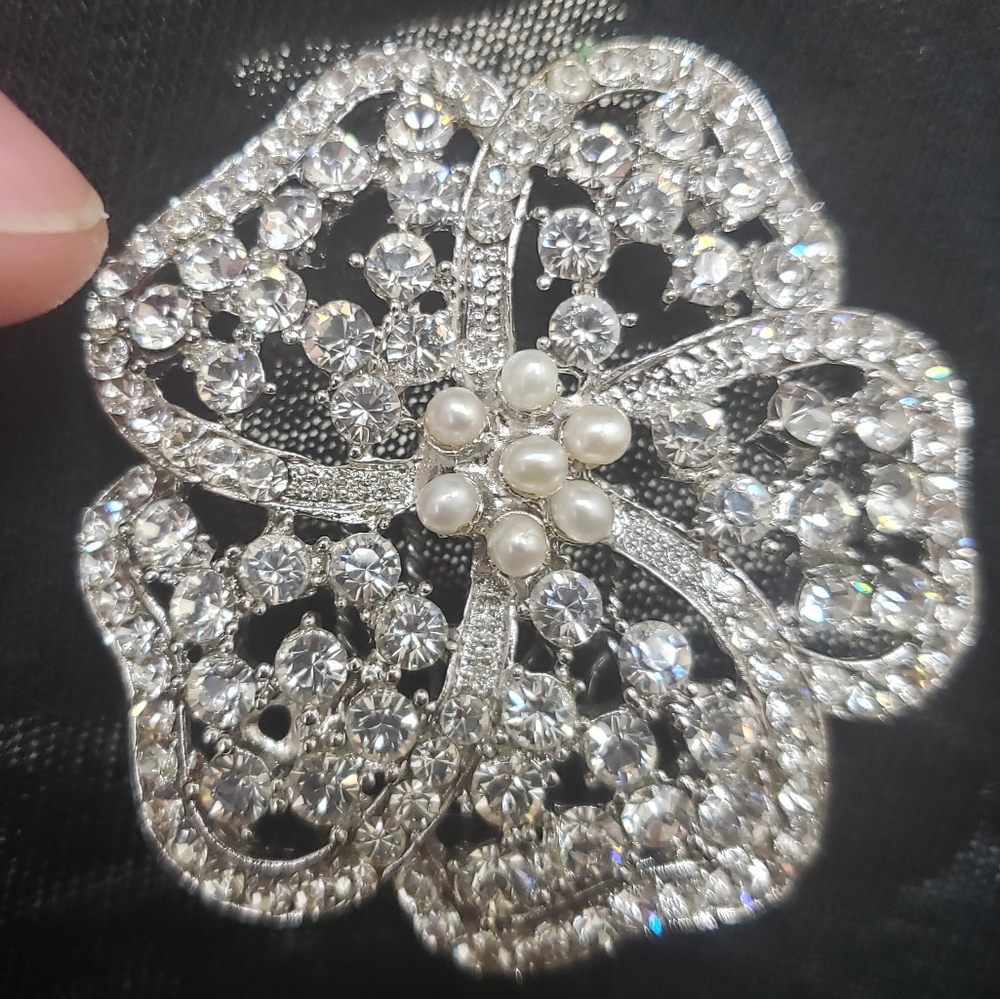 Wedding/prom hair accessory